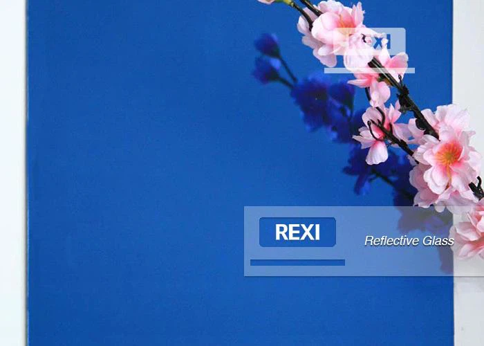 Albastru reflexiv din sticlă albastră