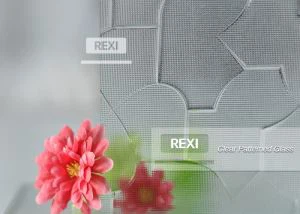 Karatachi din sticlă transparentă